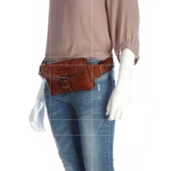 SPIKES & SPARROW RED LEATHER WAIST BAG WITH BUCKLE/FANNY PACK - Picture 14 of 15